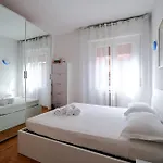 Xenia - Cozy Near Porta Romana