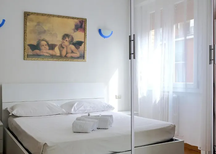 Xenia - Cozy Near Porta Romana 아파트 밀라노