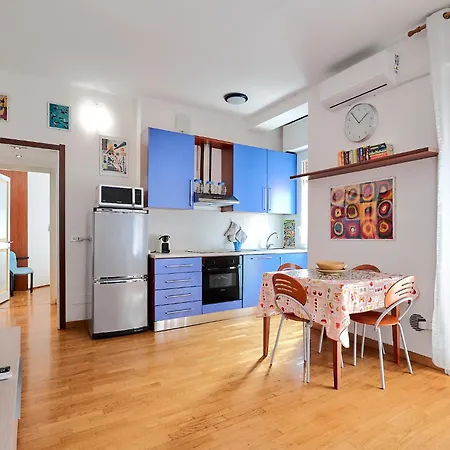 Xenia - Cozy Near Porta Romana *