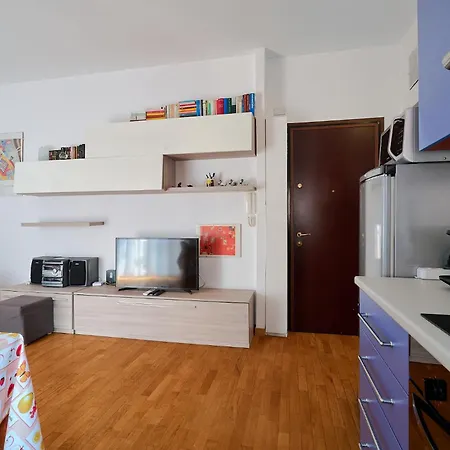 Xenia - Cozy Near Porta Romana * Milan