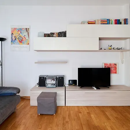 Xenia - Cozy Near Porta Romana Milan